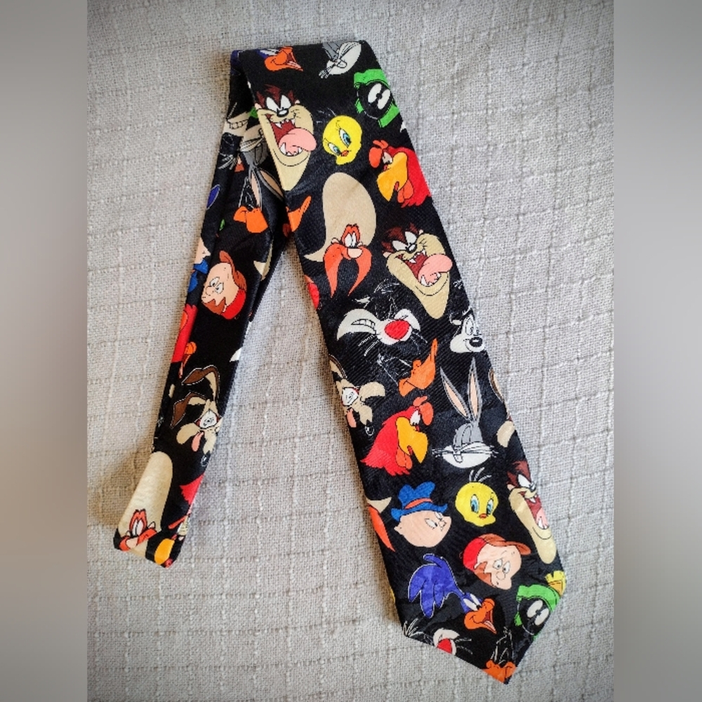 Looney Tunes Neck Tie, Excellent Condition, Dry Clean Only, Made in Korea